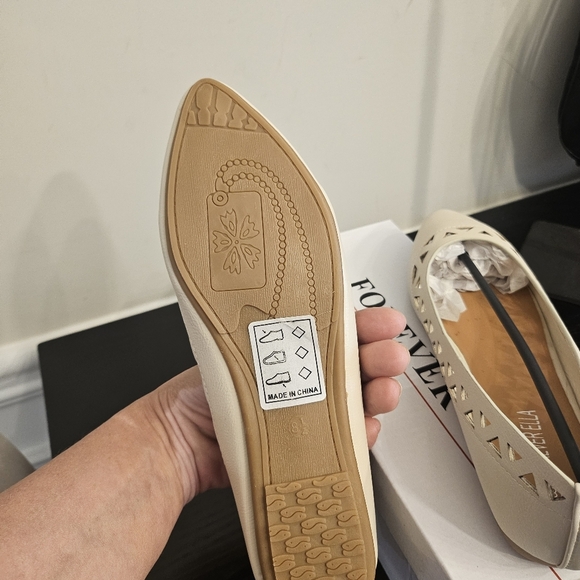 Cream Colored Cut-Out Flats - Picture 3 of 6